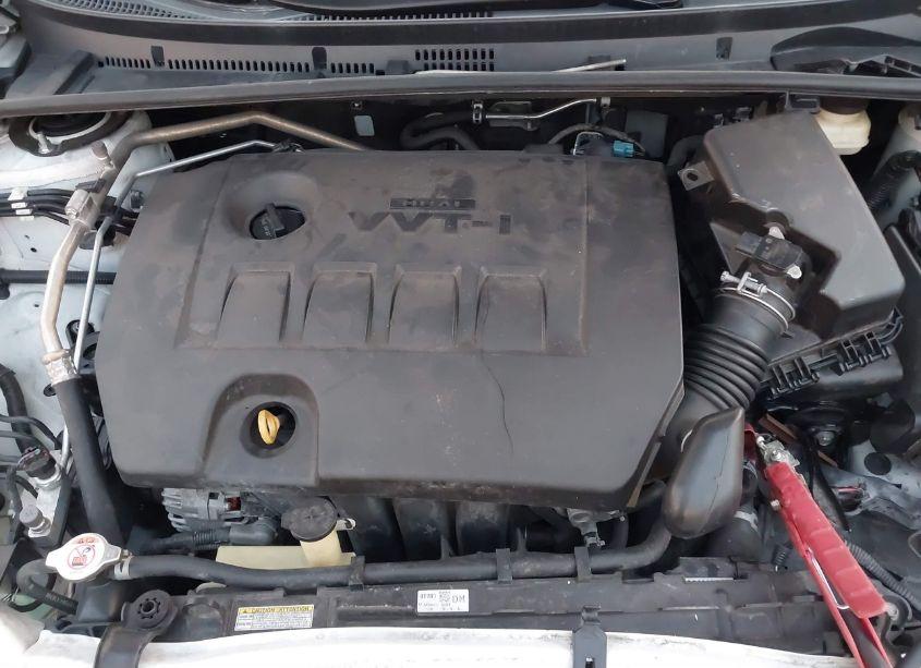 Photo 10 of 2018 Toyota Corolla LE (VIN 5YFBURHE6JP777310)