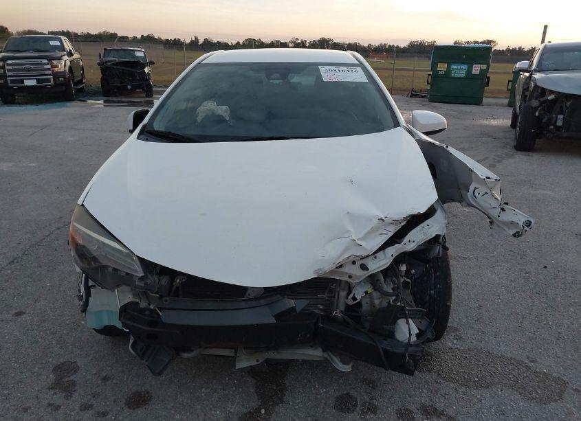 Photo 12 of 2018 Toyota Corolla LE (VIN 5YFBURHE6JP777310)