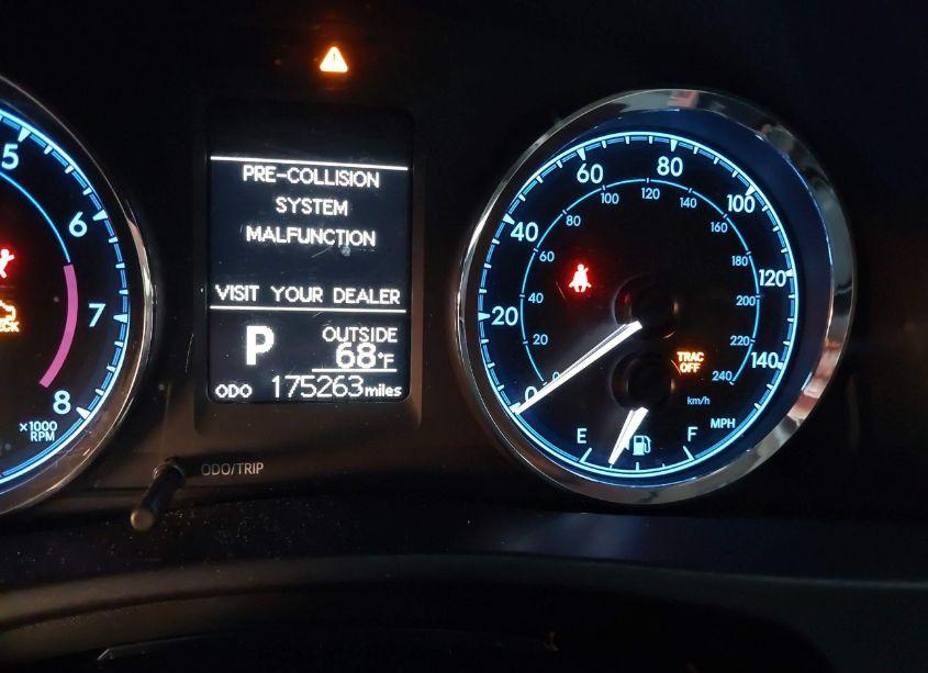 Photo 15 of 2018 Toyota Corolla LE (VIN 5YFBURHE6JP777310)