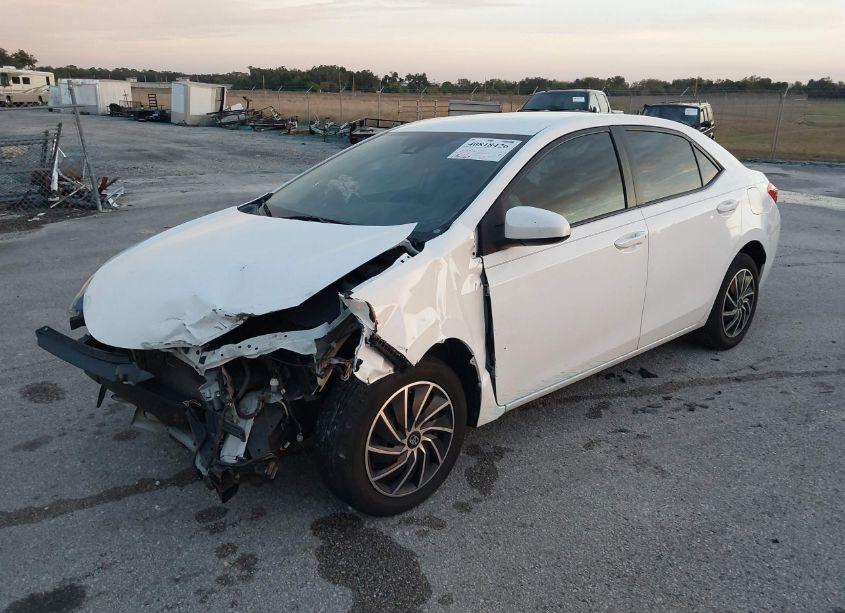 Photo 2 of 2018 Toyota Corolla LE (VIN 5YFBURHE6JP777310)