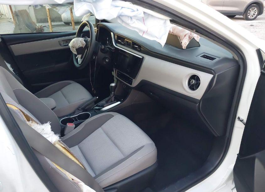 Photo 5 of 2018 Toyota Corolla LE (VIN 5YFBURHE6JP777310)