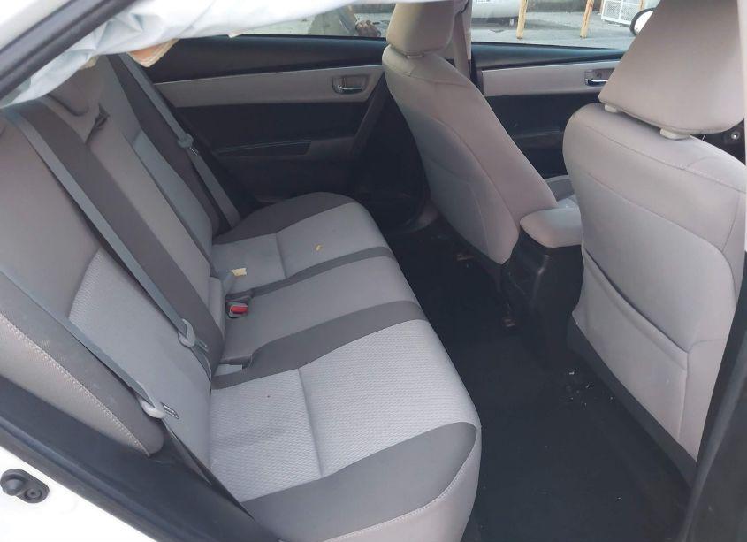 Photo 8 of 2018 Toyota Corolla LE (VIN 5YFBURHE6JP777310)