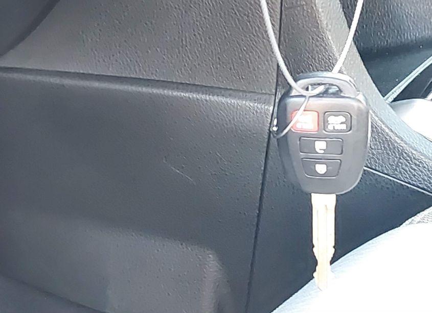 Photo 11 of 2018 Toyota Corolla LE (VIN 5YFBURHE6JP780952)