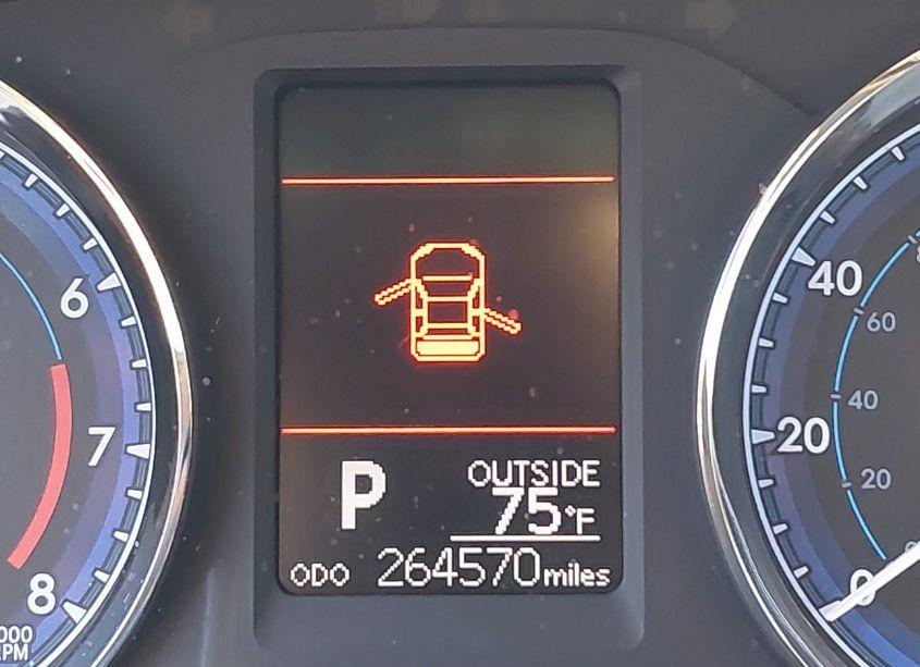 Photo 15 of 2018 Toyota Corolla LE (VIN 5YFBURHE6JP780952)