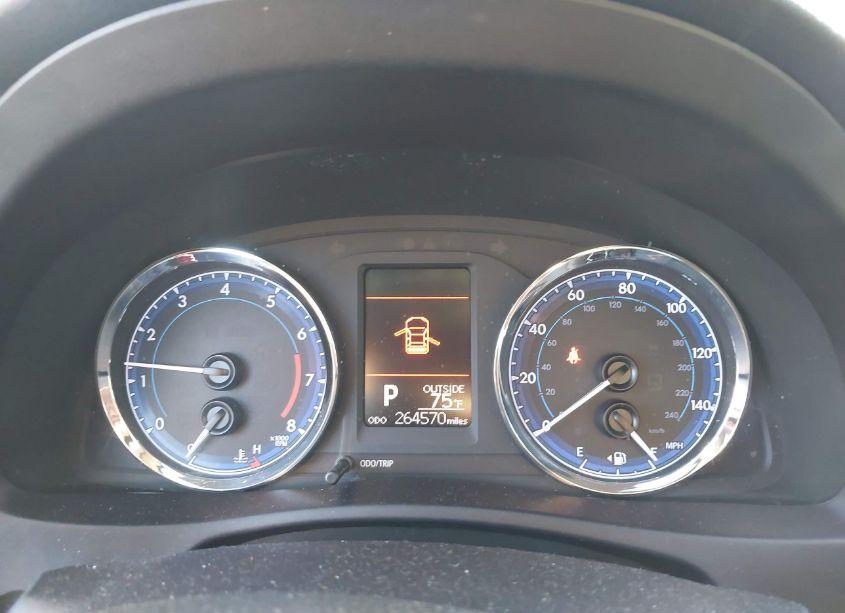 Photo 7 of 2018 Toyota Corolla LE (VIN 5YFBURHE6JP780952)