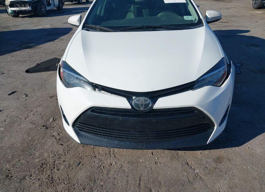 Photo 12 of 2018 Toyota Corolla LE (VIN 5YFBURHE6JP783379)