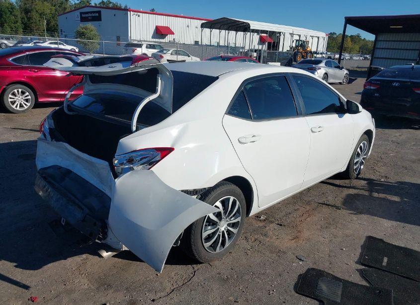 Photo 4 of 2018 Toyota Corolla LE (VIN 5YFBURHE6JP783379)