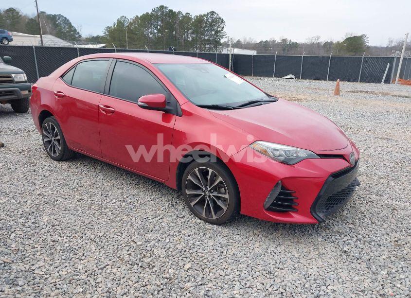2018 Toyota Corolla SE (VIN 5YFBURHE6JP796522) main photo