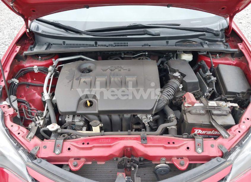 Photo 10 of 2018 Toyota Corolla SE (VIN 5YFBURHE6JP796522)