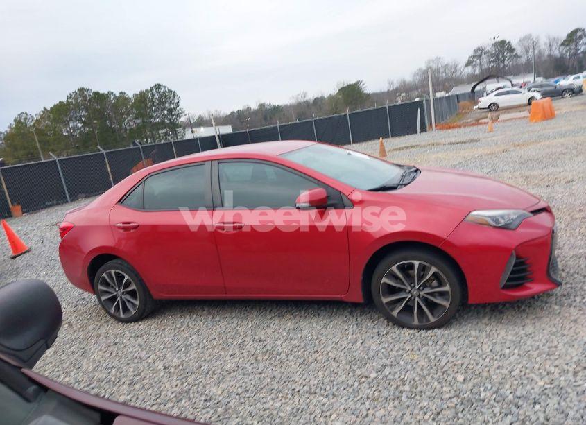Photo 13 of 2018 Toyota Corolla SE (VIN 5YFBURHE6JP796522)