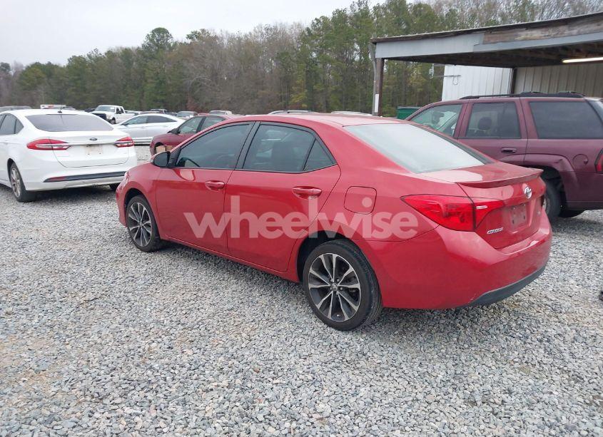 Photo 3 of 2018 Toyota Corolla SE (VIN 5YFBURHE6JP796522)