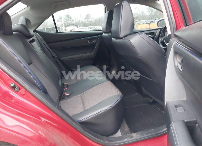 Photo 8 of 2018 Toyota Corolla SE (VIN 5YFBURHE6JP796522)