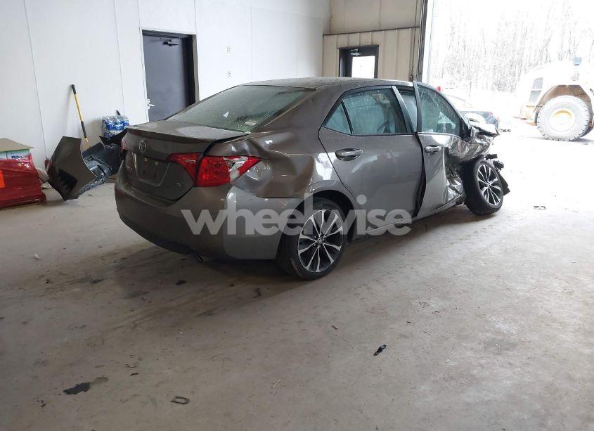 Photo 4 of 2018 Toyota Corolla SE (VIN 5YFBURHE6JP800844)