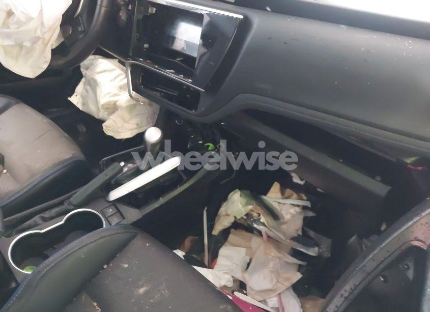 Photo 5 of 2018 Toyota Corolla SE (VIN 5YFBURHE6JP800844)