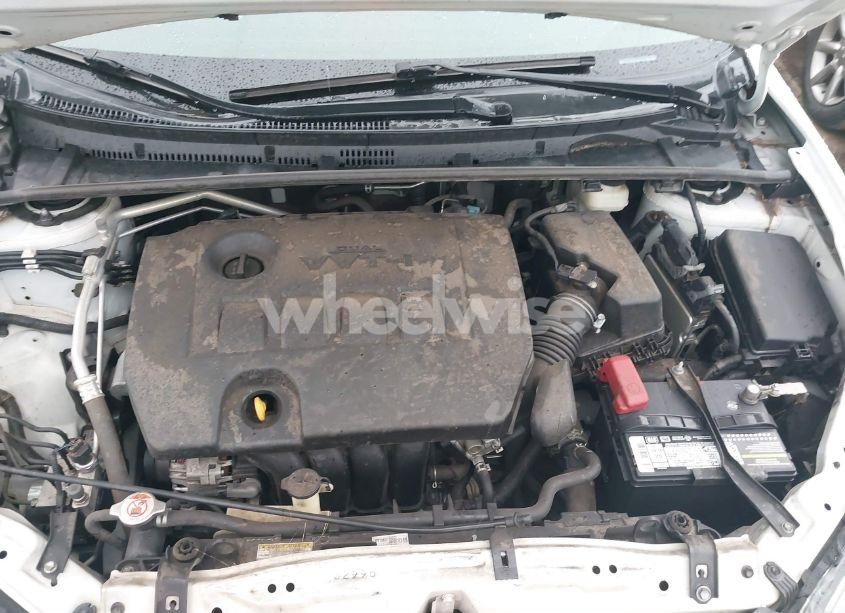 Photo 10 of 2018 Toyota Corolla LE (VIN 5YFBURHE6JP808362)