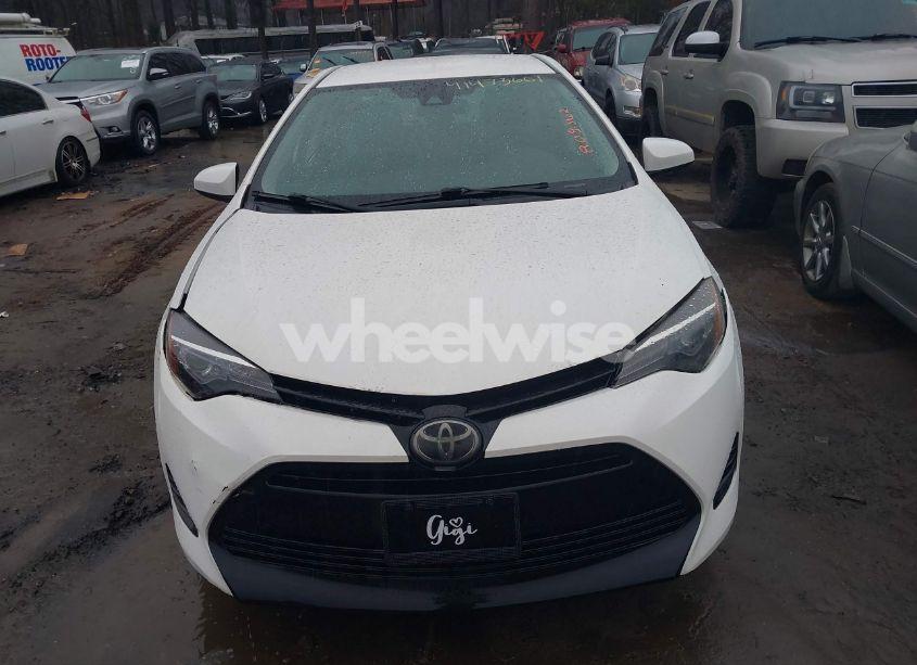 Photo 12 of 2018 Toyota Corolla LE (VIN 5YFBURHE6JP808362)