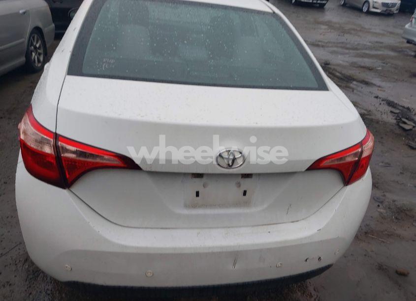 Photo 16 of 2018 Toyota Corolla LE (VIN 5YFBURHE6JP808362)