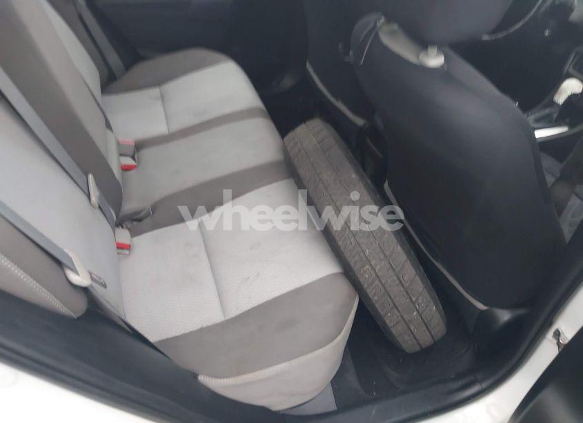 Photo 8 of 2018 Toyota Corolla LE (VIN 5YFBURHE6JP808362)