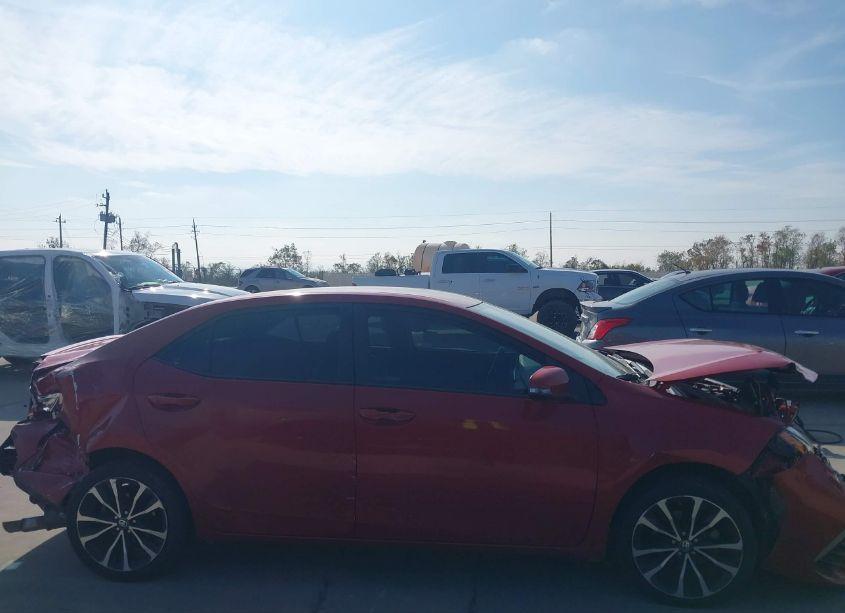 Photo 13 of 2018 Toyota Corolla SE (VIN 5YFBURHE6JP808524)