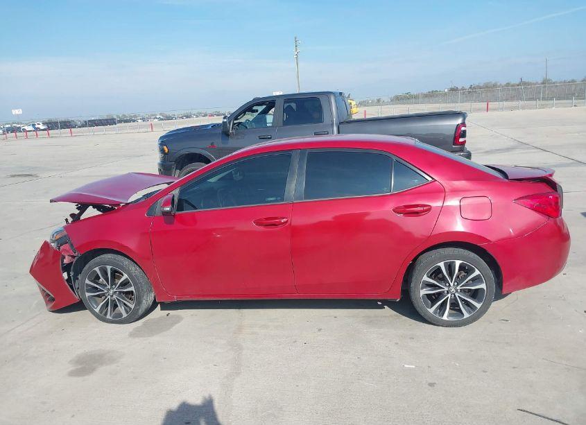 Photo 14 of 2018 Toyota Corolla SE (VIN 5YFBURHE6JP808524)