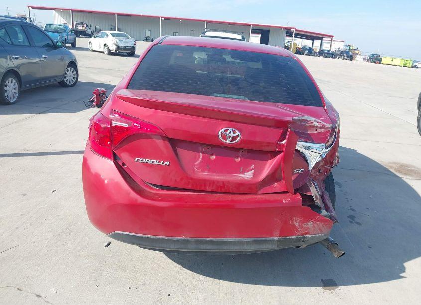 Photo 16 of 2018 Toyota Corolla SE (VIN 5YFBURHE6JP808524)