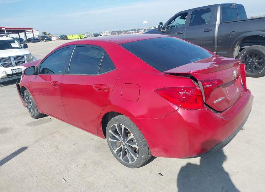 Photo 3 of 2018 Toyota Corolla SE (VIN 5YFBURHE6JP808524)