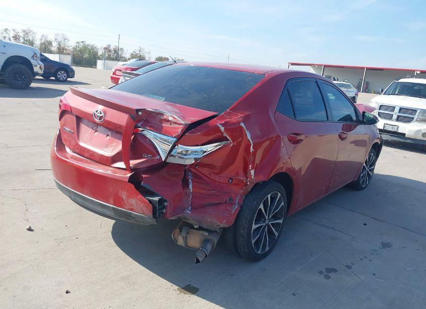 Photo 4 of 2018 Toyota Corolla SE (VIN 5YFBURHE6JP808524)