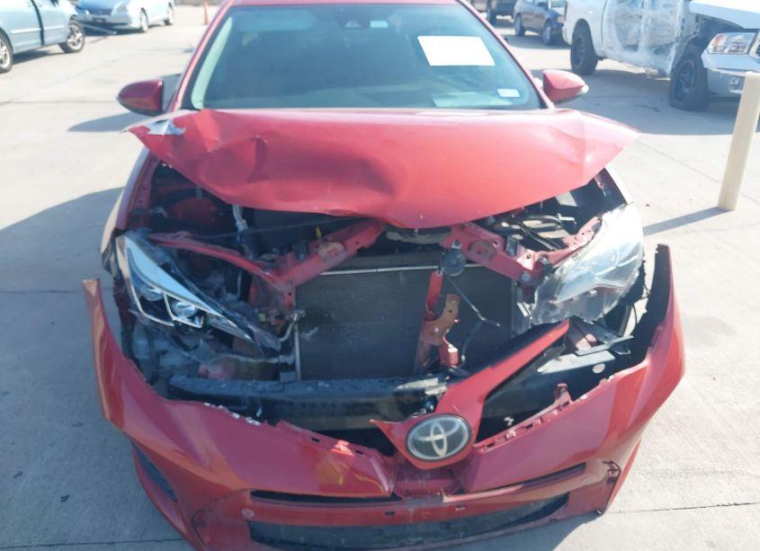 Photo 6 of 2018 Toyota Corolla SE (VIN 5YFBURHE6JP808524)