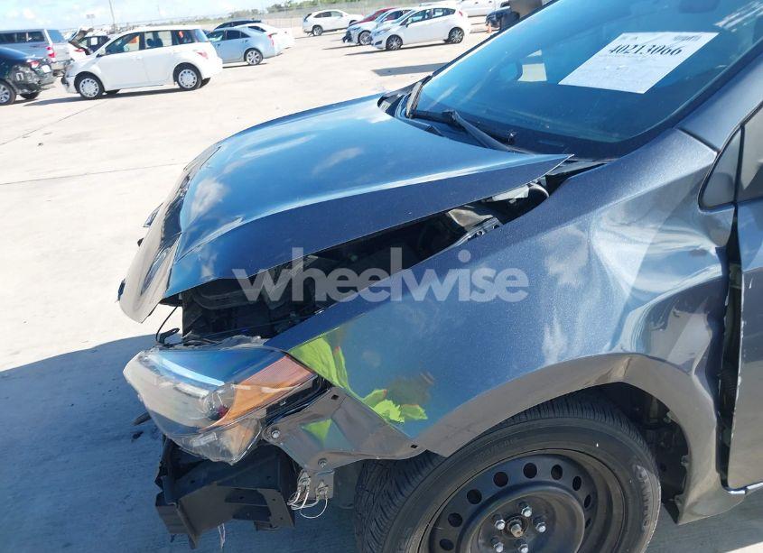 Photo 16 of 2018 Toyota Corolla LE (VIN 5YFBURHE6JP809575)