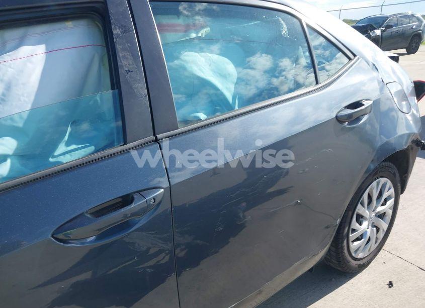 Photo 17 of 2018 Toyota Corolla LE (VIN 5YFBURHE6JP809575)