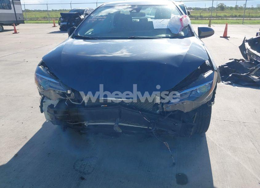 Photo 6 of 2018 Toyota Corolla LE (VIN 5YFBURHE6JP809575)