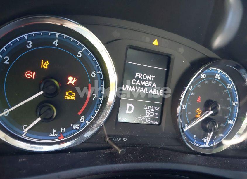 Photo 7 of 2018 Toyota Corolla LE (VIN 5YFBURHE6JP809575)