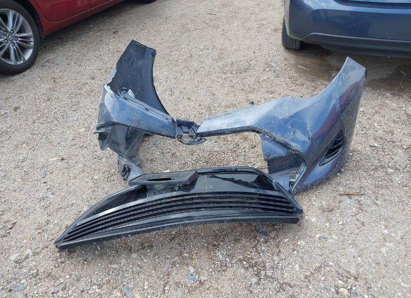 Photo 12 of 2018 Toyota Corolla LE (VIN 5YFBURHE6JP816994)