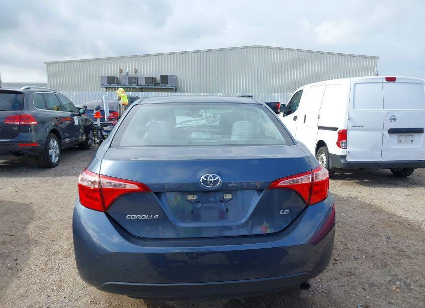Photo 17 of 2018 Toyota Corolla LE (VIN 5YFBURHE6JP816994)