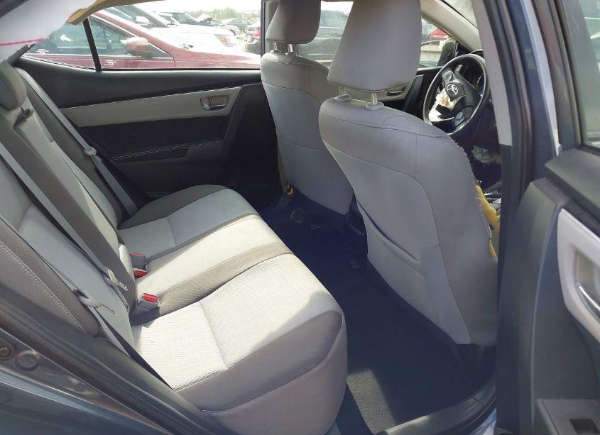 Photo 8 of 2018 Toyota Corolla LE (VIN 5YFBURHE6JP816994)