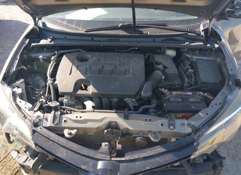 Photo 10 of 2018 Toyota Corolla LE (VIN 5YFBURHE6JP829356)