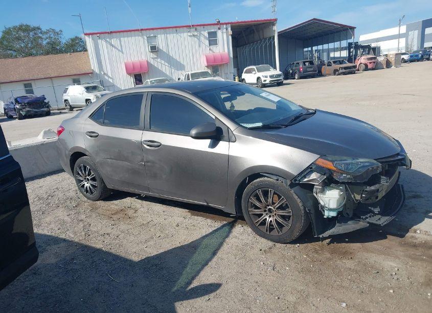 Photo 13 of 2018 Toyota Corolla LE (VIN 5YFBURHE6JP829356)