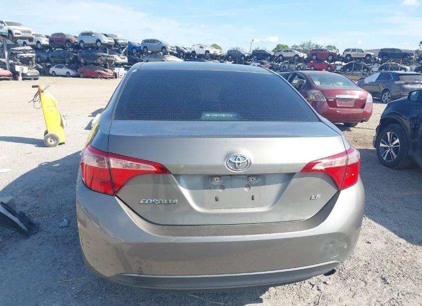 Photo 16 of 2018 Toyota Corolla LE (VIN 5YFBURHE6JP829356)