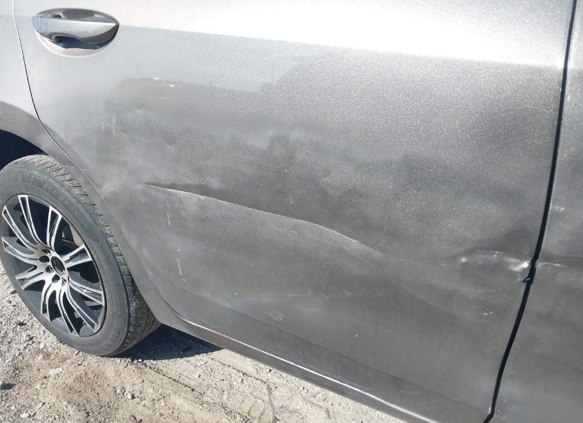 Photo 19 of 2018 Toyota Corolla LE (VIN 5YFBURHE6JP829356)