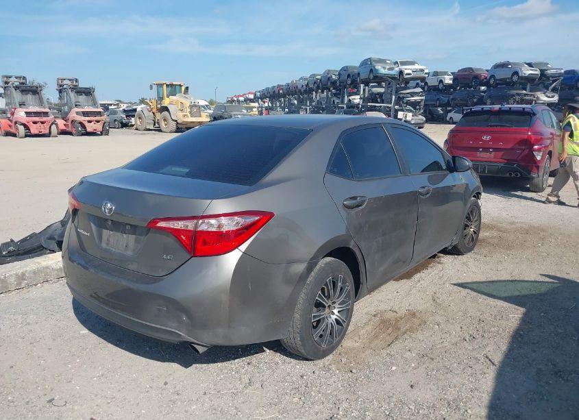 Photo 4 of 2018 Toyota Corolla LE (VIN 5YFBURHE6JP829356)