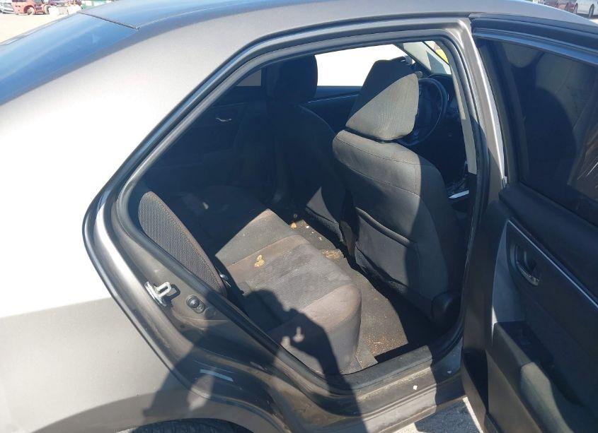 Photo 8 of 2018 Toyota Corolla LE (VIN 5YFBURHE6JP829356)