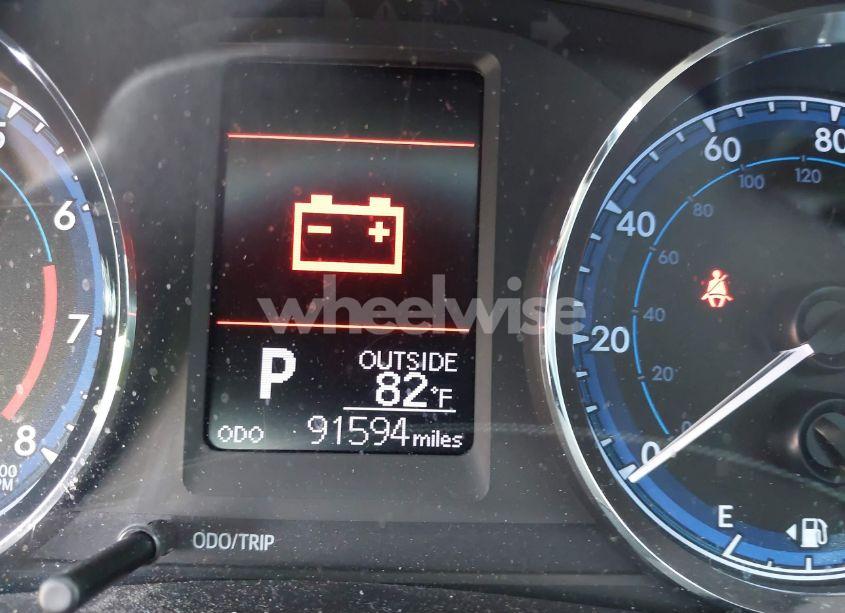 Photo 14 of 2018 Toyota Corolla LE (VIN 5YFBURHE6JP833505)