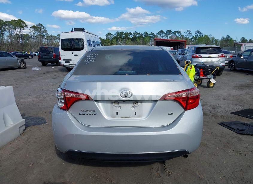 Photo 15 of 2018 Toyota Corolla LE (VIN 5YFBURHE6JP833505)