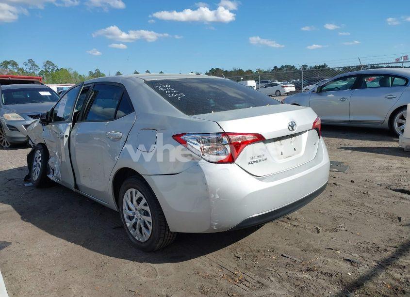 Photo 3 of 2018 Toyota Corolla LE (VIN 5YFBURHE6JP833505)