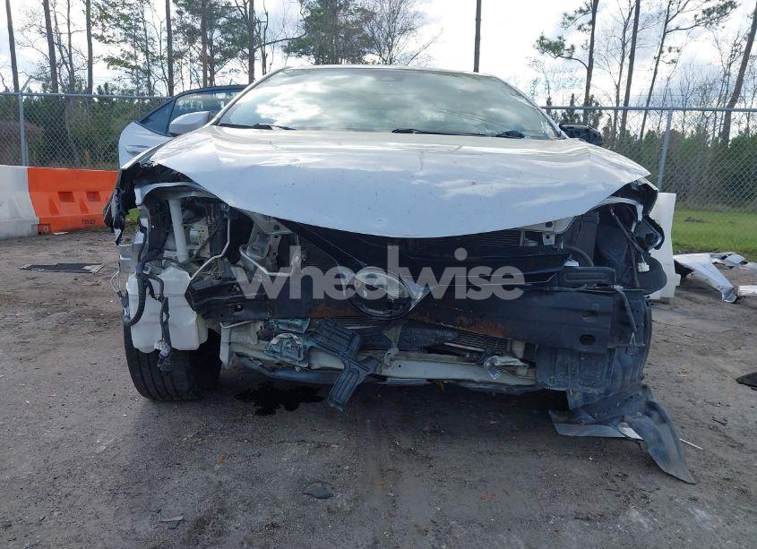 Photo 6 of 2018 Toyota Corolla LE (VIN 5YFBURHE6JP833505)