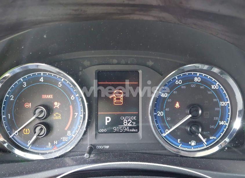 Photo 7 of 2018 Toyota Corolla LE (VIN 5YFBURHE6JP833505)