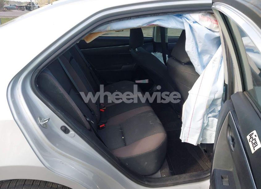 Photo 8 of 2018 Toyota Corolla LE (VIN 5YFBURHE6JP833505)