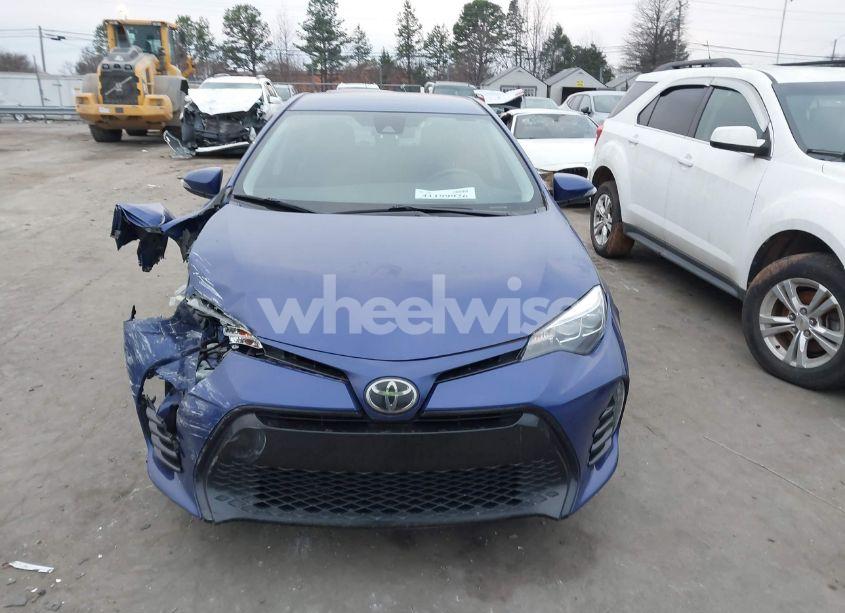 Photo 12 of 2018 Toyota Corolla SE (VIN 5YFBURHE6JP834198)