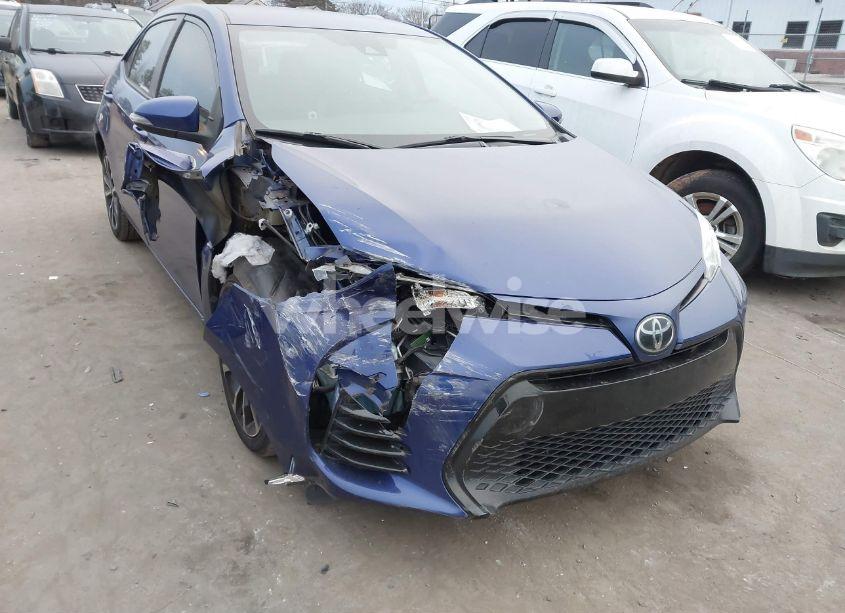 Photo 6 of 2018 Toyota Corolla SE (VIN 5YFBURHE6JP834198)