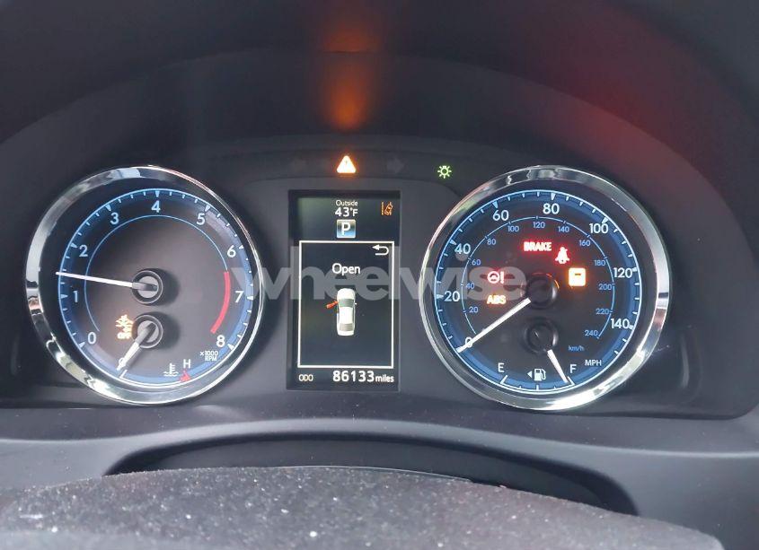 Photo 7 of 2018 Toyota Corolla SE (VIN 5YFBURHE6JP834198)